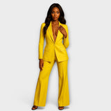 Αναδεικνύεται γυναικείο σετ